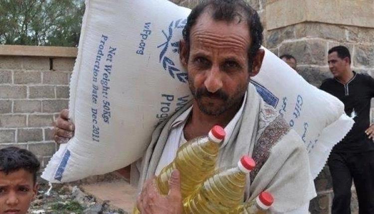 توقف المساعدات الغذائية عن مناطق الحوثيين بعد نهب مستودعات أممية وغارات دمرت الموانئ