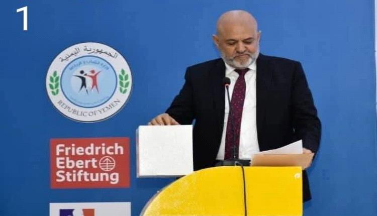 الحاج يفجّرها بوجه محافظ تعز: كفاك خداعًا.. الناس تموت جوعًا والخطابات لا تشبع