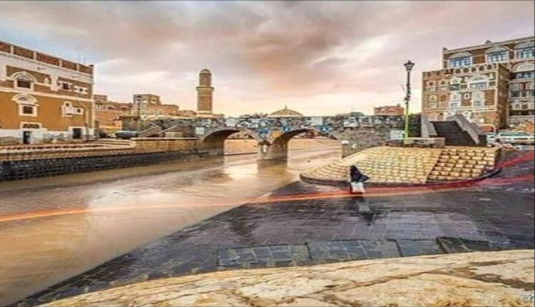 خطر كبير يباغت صنعاء: شارع الستين يتحول إلى نهر هائج يبتلع المركبات ويشل العاصمة