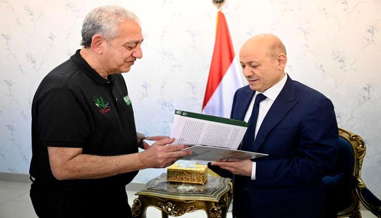 العليمي يشيد بقرار القيادة السعودية لتمديد مشروع مسام في اليمن