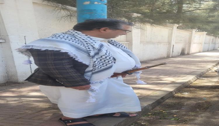 قاضي يفضح مليشيا القتل الإلكتروني: تهديد حوثي صريح بتصفيته بعد فضح فسادهم