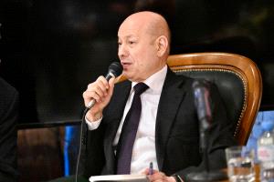 خالد سلمان: اعتراف العليمي شهادة وفاة للشرعية.. إعلان استسلام من القصر الرئاسي