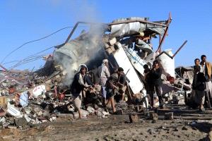 بينهم أسماء بارزة.. الحوثي يفتش عن قياداته تحت الأنقاض وظلمات البحر
