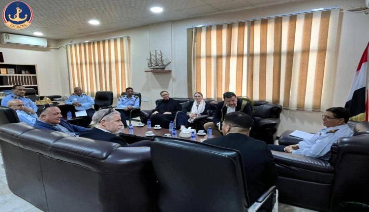 خفر السواحل تبحث مع بريطانيا تعزيز التعاون الأمني والبحري 
