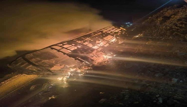 مأساة مروعة في أبين.. احتراق باص نقل جماعي ووفاة عشرات الركاب.. صور 