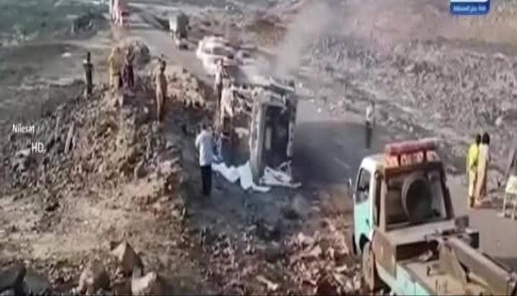 رئيس الوزراء يوجه باتخاذ إجراءات عاجلة ويتابع تداعيات الحادث المروري في أبين