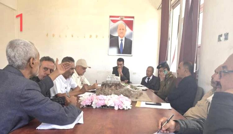 قاهرة تعز تطلق أول اجتماع لتنفيذ الإصلاحات الاقتصادية وتعلن الحرب على العشوائيات والتحصيل غير القانوني