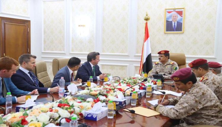 الداعري يبحث مع الملحق العسكري البريطاني بناء القدرات العسكرية