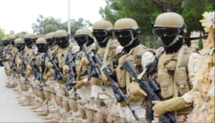 ورقة بحثية تنتقد غياب الدعم الأمريكي للقوة الوحيدة التي انتصرت على القاعدة في اليمن