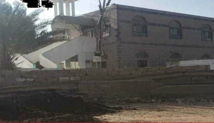 الأهالي يفشلون محاولة الحوثيين تحويل باحة مسجد إلى محطة غاز في إب