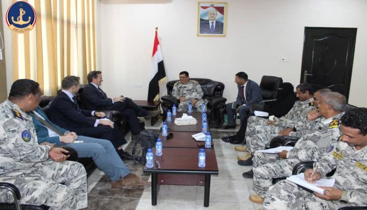 خفر السواحل اليمنية تبحث التعاون البحري والأمني مع بريطانيا 