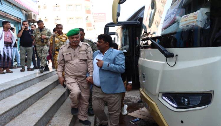 لجنة فنية من هيئة النقل البري تنفذ نزول مفاجئ للتفتيش على حافلات النقل الجماعي بعدن