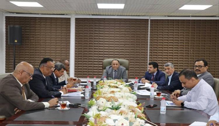 لجنة الواردات تؤكد الالتزام بالإجراءات الصارمة وتدعو للحد من المضاربات في سوق الصرف