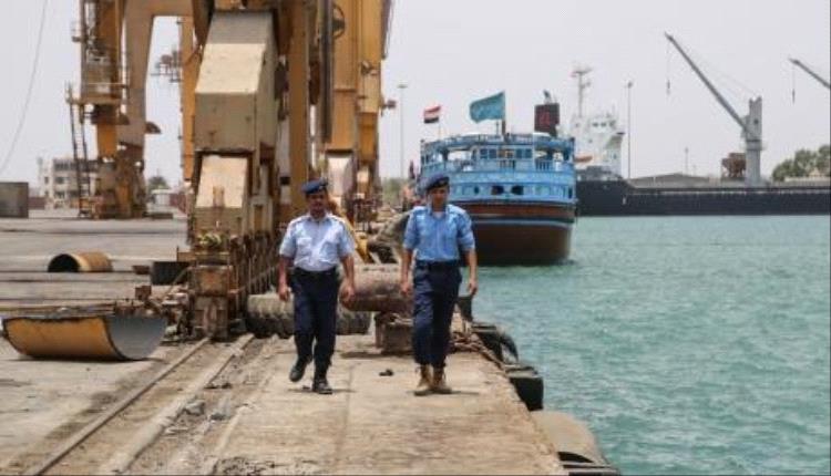 الحوثيون يعيدون تأهيل موانئ الحديدة لتجاوز آثار الضربات الجوية