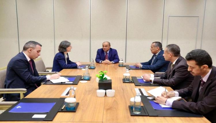 بن بريك يؤكد حرص اليمن على توسيع آفاق التعاون مع فرنسا