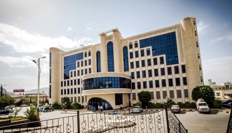 ناشط حوثي يكشف أكبر عملية نهب وقود منظمة ويعلن امتلاك وثائق تدين قيادات الجماعة