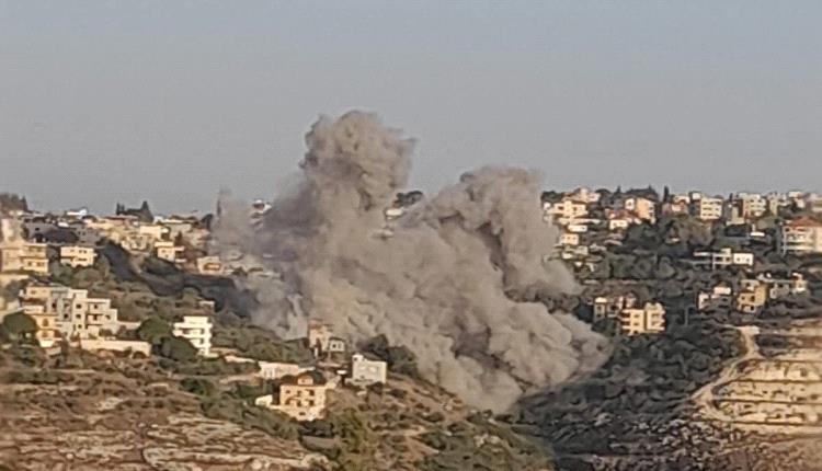 الجيش الإسرائيلي يشن غارات على بنى تحتية لحزب الله بجنوب لبنان  