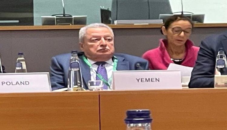 الحكومة تحذر من تهديدات الحوثي للملاحة الدولية وتدعو لدعم دولي لحماية البحر الأحمر