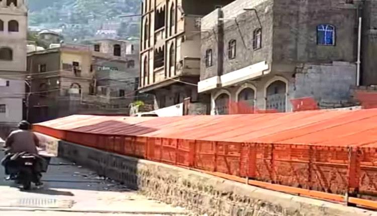 فضيحة تشبيك عبارات سيول تعز.. اتهامات لمنظمات دولية ومسؤولين بإهدار ملايين الدولارات دون جدوى