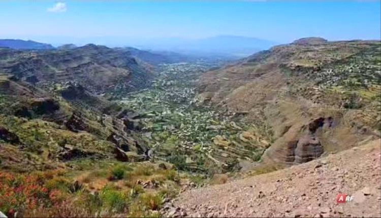 حفريات عسكرية حوثية في مرتفعات إب تهدد مصادر المياه وتثير مخاوف واسعة بين السكان