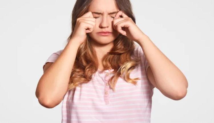 عادة بسيطة للتخلص من أحد أعراض الحساسية الموسمية بشكل طبيعي