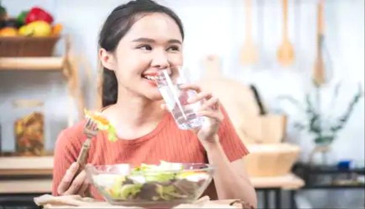 عادة يابانية في الأكل تجعل صحتك أقوى وحياتك أفضل