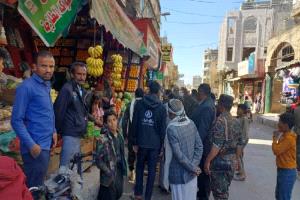 غضب كبير في صنعاء بعد اعتداءات حوثية طالت صغار الباعة