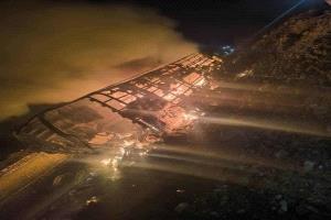 مأساة مروعة في أبين.. احتراق باص نقل جماعي ووفاة عشرات الركاب.. صور 