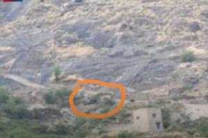 انفجارات متواصلة وهلع بين السكان.. أنفاق ومخازن سرية وقوة حوثية كبيرة تنتشر في جبال السياني