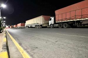 سائقي الشاحنات يعلنون الإضراب المفتوح بعد فرض الإخوان جبايات غير قانونية في سيئون