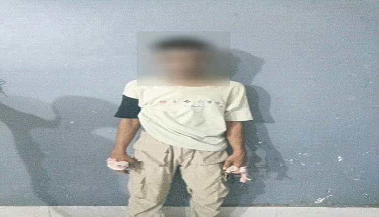 الشرطة تفك غموض جريمة قتل شاب على يد ابن شقيقته طعنا بعدن.. وهذا مصير الجاني