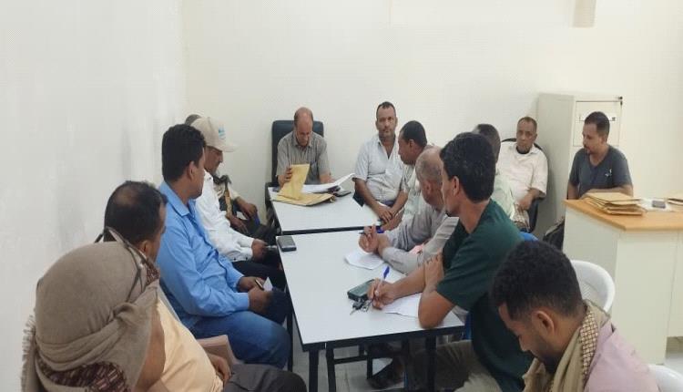 فتح مظاريف مناقصات تنفيذ مشاريع تنموية في مديرية ذو باب المندب