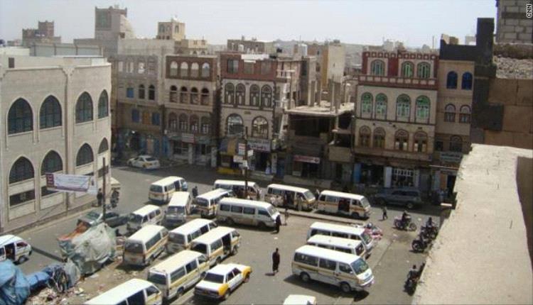 رُعب جمعة صنعاء.. مسلحو الحوثي يقتحمون جامع السنة بالبنادق والصواعق والخطيب يوجه نداء عاجل