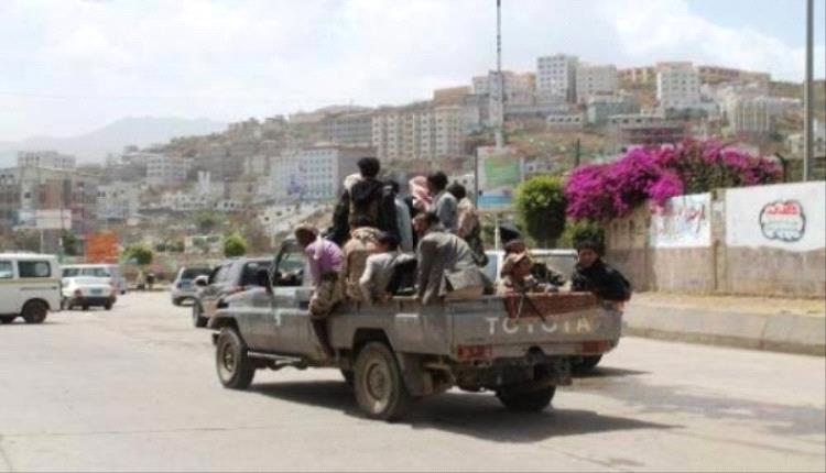 الحوثي يحارب أبناء الحديدة في أرزاقهم.. ويمنعهم من بيع السمك بمدينة إب