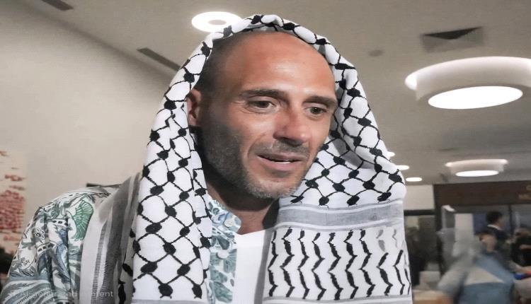 شارك في أسطول الصمود.. ناشط إيطالي يعتنق الإسلام بعد اعتقاله في إسرائيل