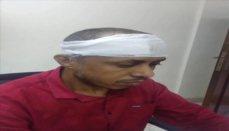 اعتداء غادر في عدن.. مجهول يهاجم الصحفي صالح أبو عوذل بقطعة حديدية ويلوذ بالفرار