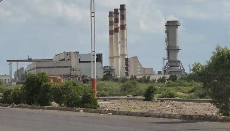 انطفاء كلي يهدد عدن.. احتجاز ناقلات النفط في أحور يشل منظومة الكهرباء