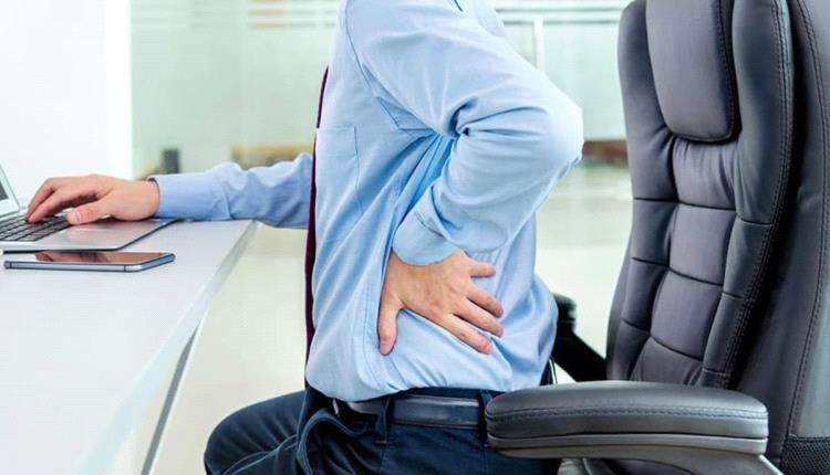 الجلوس الطويل يهدد الصحة حتى مع ممارسة الرياضة المنتظمة