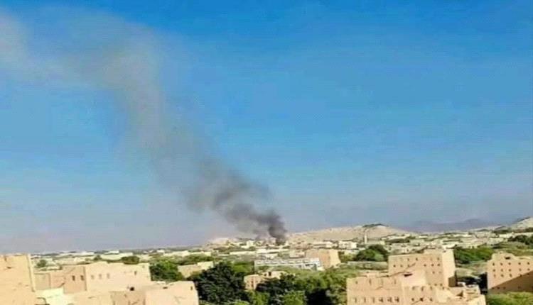 هجوم إرهابي مزدوج يستهدف مقراً أمنياً في المحفد بسيارتين مفخختين