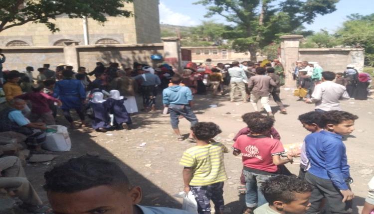 مسلحون يقتحمون مدرسة ويصيبون طلابًا بالرصاص.. واتهامات بتواطؤ قائد محور تعز