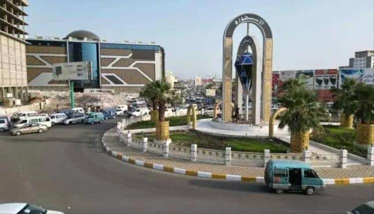 شرطة عدن تضبط متهمين بتقييد حرية مواطن بدار سعد وابتزازه