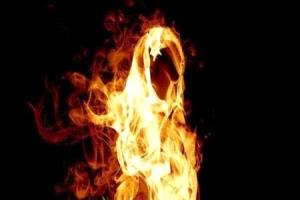 وضعوا الحشائش في غرفتها قبل إضرام النار.. تفاصيل مأساة فتاة أُحرقت حية في الضالع