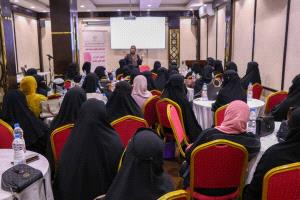 المؤسسة الوطنية لمكافحة السرطان بعدن تنظم جلسة 
