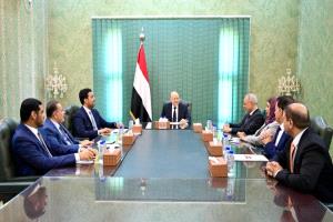 العليمي يكشف مهمة الرئاسي الجديدة.. دعم الإصلاحات وتوحيد الصف وعزل الحوثي