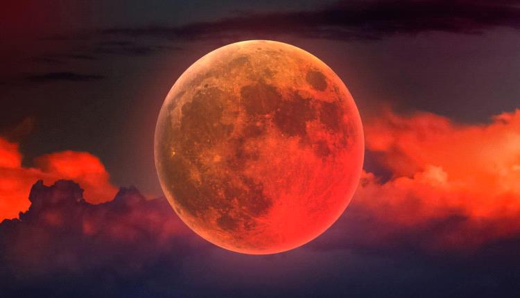 يغطي قرص القمر لمدة 5 ساعات.. العالم يترقب الخسوف الكلي للقمر