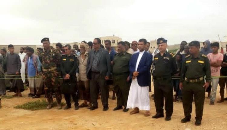 بحضور شعبي واسع.. تنفيذ حكم الإعدام بحق المدان سالم الحريزي في المهرة