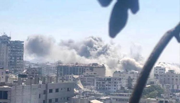 إسرائيل تقصف خيم النازحين وتواصل تنسف المباني في غزة 