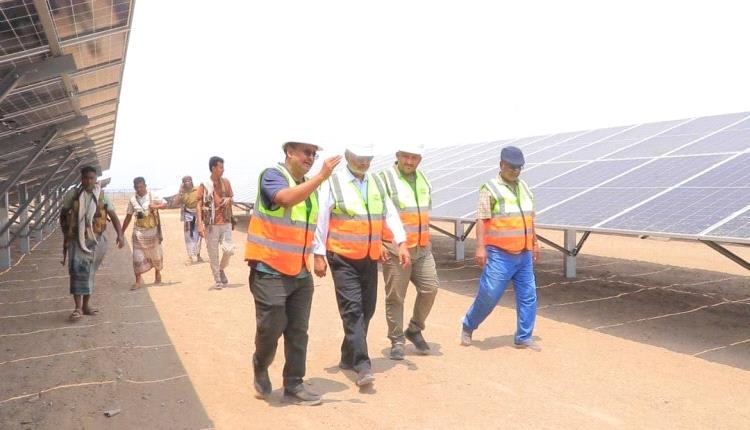 مفاجئة إماراتية لأهالي الحديدة مشروع حيوي في الخوخة يؤمن الكهرباء