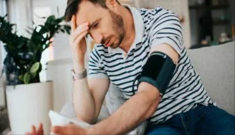 عادات يومية بسيطة تُسبب ارتفاع ضغط الدم.. أحذر منها 