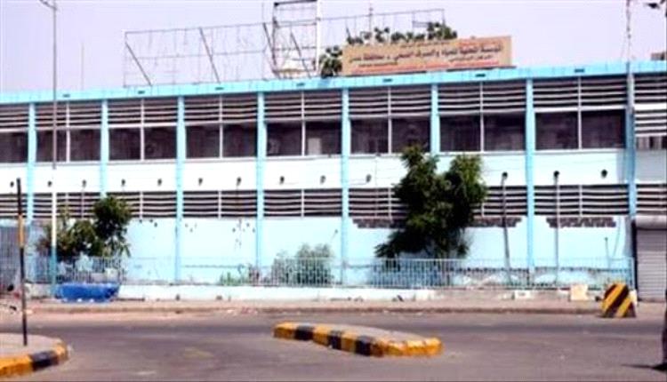 عاصفة رملية تُغرق عدن في الظلام والعطش